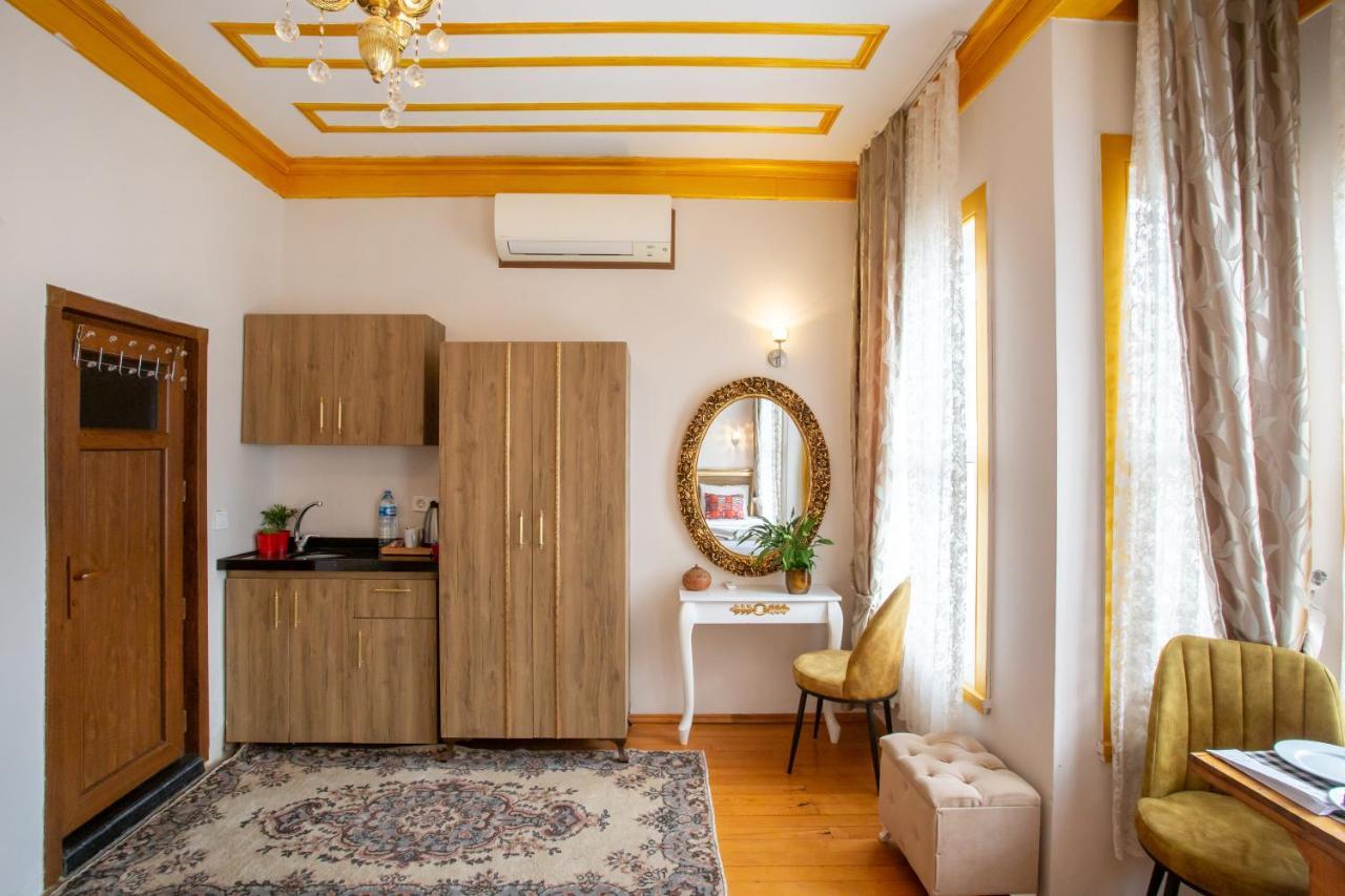 April Story Apart Hotel Истанбул Екстериор снимка
