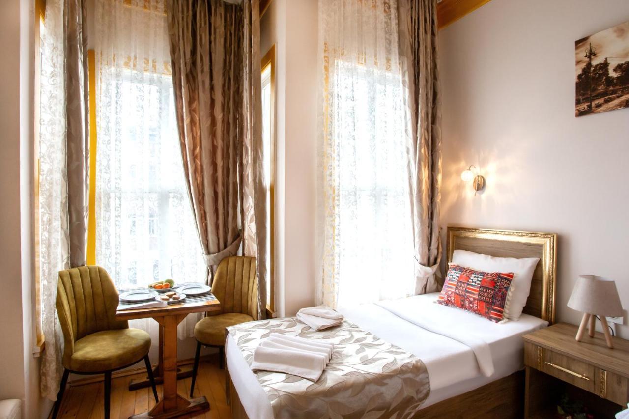 April Story Apart Hotel Истанбул Екстериор снимка