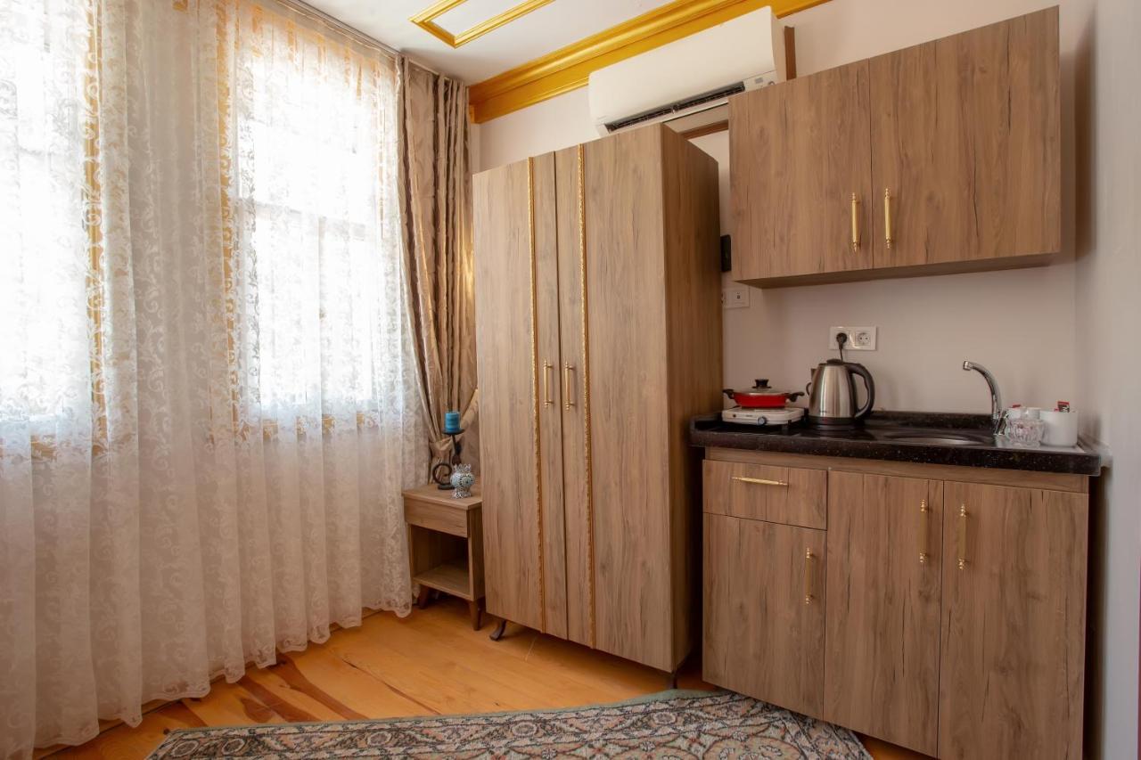 April Story Apart Hotel Истанбул Екстериор снимка