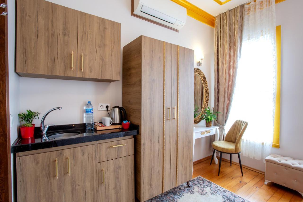 April Story Apart Hotel Истанбул Екстериор снимка