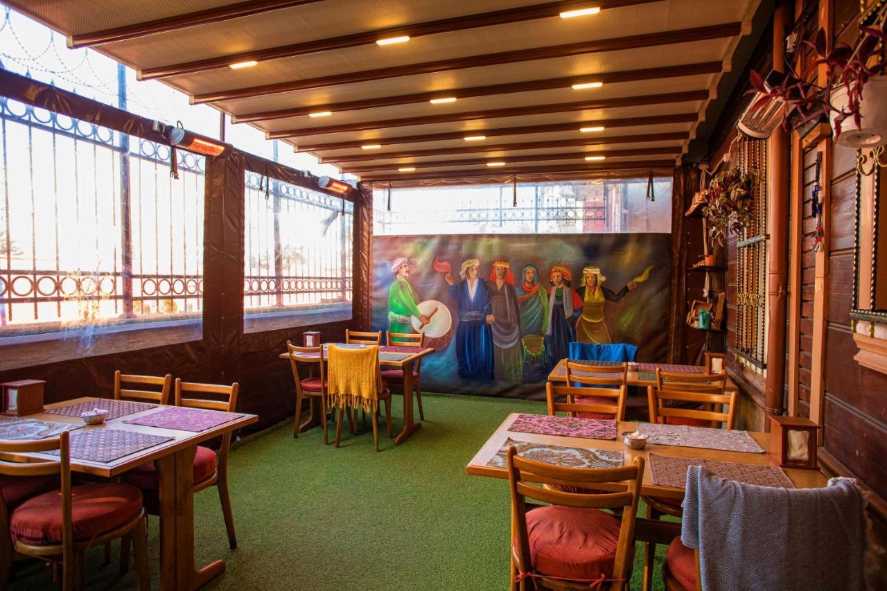 April Story Apart Hotel Истанбул Екстериор снимка