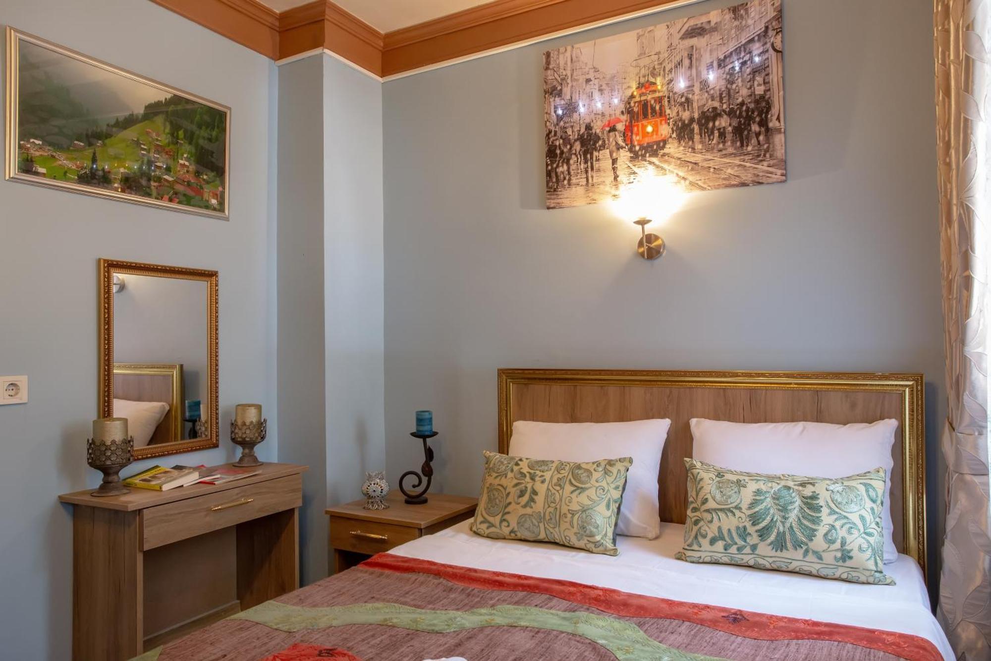 April Story Apart Hotel Истанбул Екстериор снимка