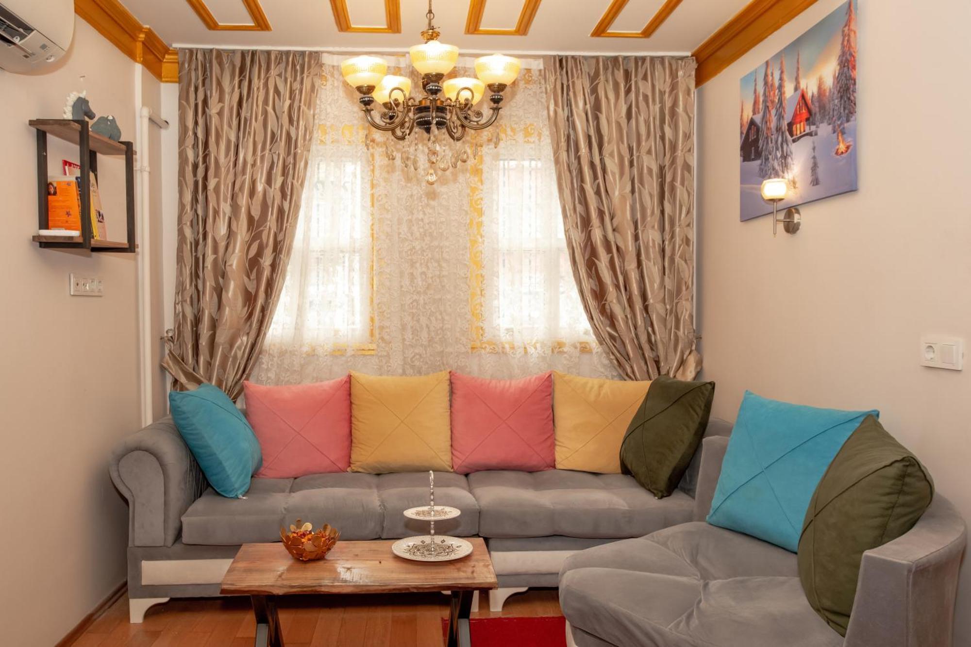 April Story Apart Hotel Истанбул Екстериор снимка
