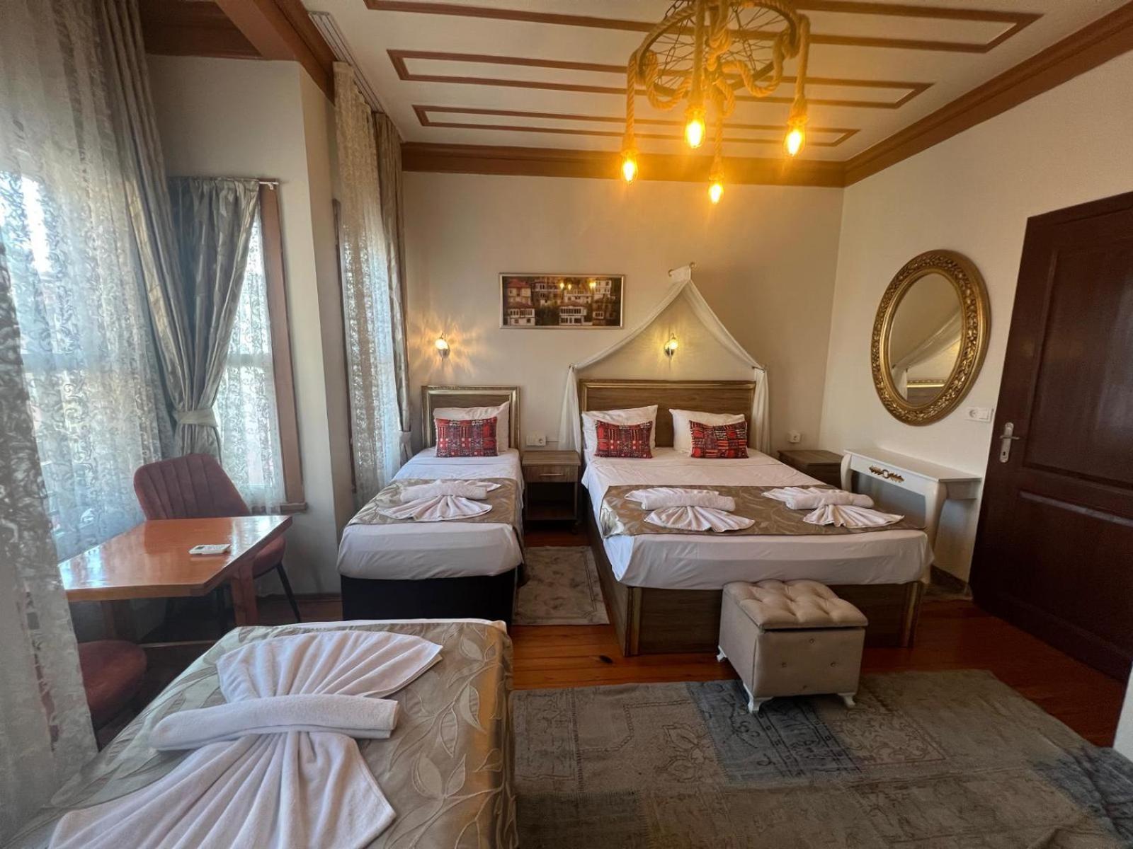 April Story Apart Hotel Истанбул Екстериор снимка