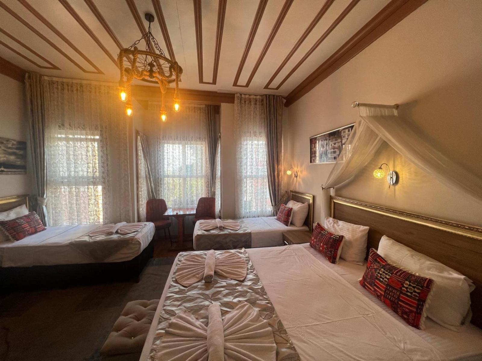 April Story Apart Hotel Истанбул Екстериор снимка